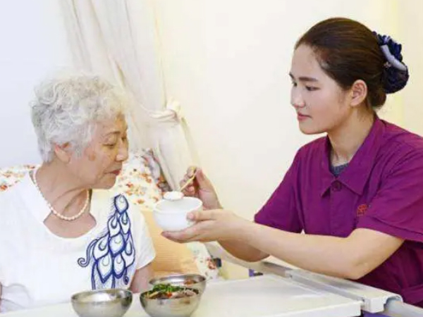 青島哪里有老人陪護(hù)的公司